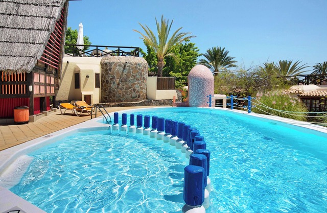 Villa "VCV Bahía Feliz" con vistas al mar, piscina, Wi-Fi, jardín y terraza