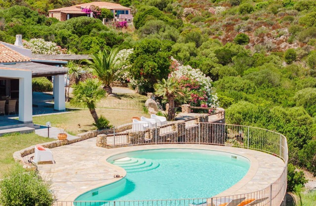 Villa en Santa Teresa Gallura con 4 habitaciones, capacidad 8