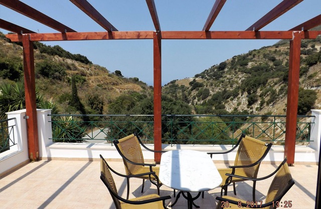 Villa Verde última antes de la playa de Myrtos