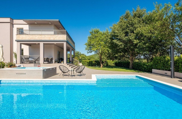 Villa Verde with Pool