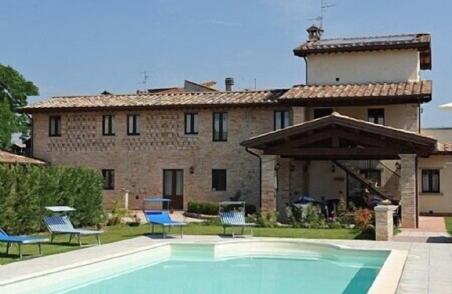 Villa Vezzosa Grande: una antigua granja característica y acogedora.