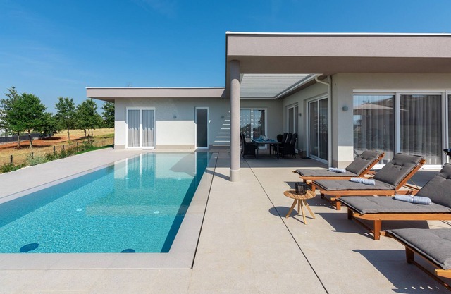 Villa Vivas nearby Porec – Crovillas GmbH
