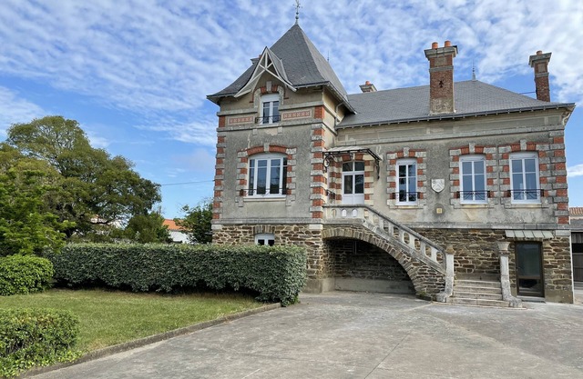 Villa Victoria, with indoor pool, 900 m from Pornic center and beaches