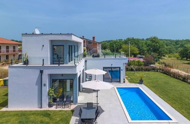 Villa Luna con piscina y gran patio