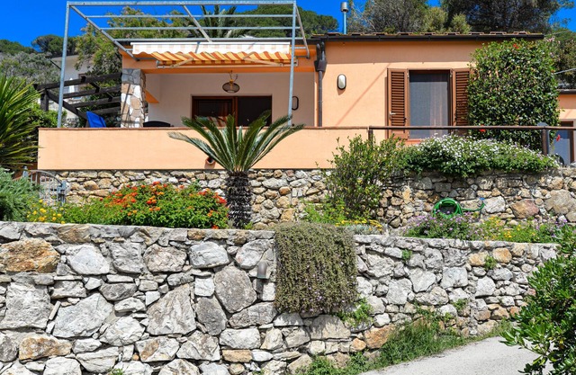 Villa 'Villetta Ibiscus Front Sea' with Private Terrace, Balcony and Wi-Fi