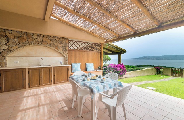 Villa 'Villetta Stupenda Vista Mare-317' con vistas al mar, terraza privada y aire acondicionado