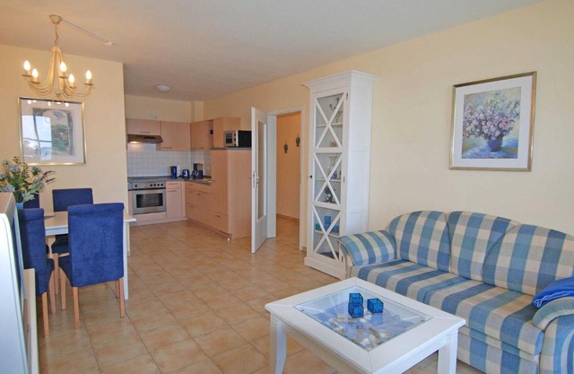 Villa Vilmblick - Wohnung 05 mit Terrasse und Boddenblick