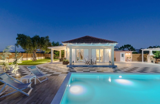 Villa Vineyard - Villa de 2 dormitorios con jardines privados, piscina y jacuzzi.