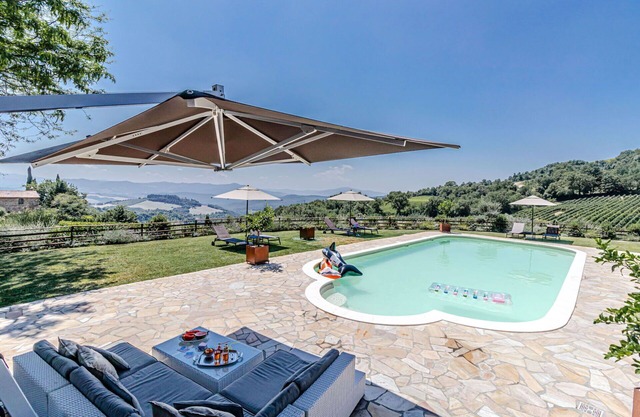 Villa en Montecatini Val Di Cecina con 5 habitaciones, capacidad 12