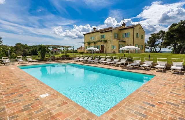 Villa Vista Mare, una magnífica villa en el norte de las Marcas, cerca de la costa del Adriático.