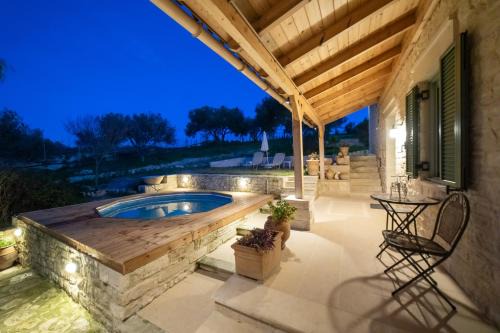 Villa Vitsilias under the cretan sky