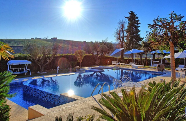 Villa en Colonnella con 4 habitaciones, capacidad 10