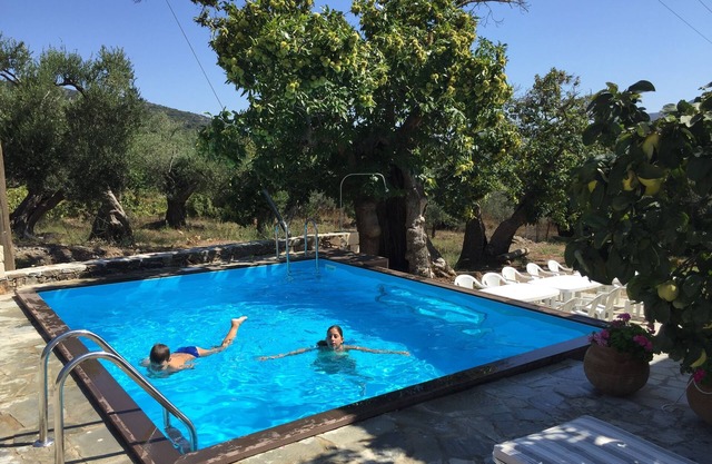 Villa Vlatos- villa de lujo de estilo veneciano con piscina privada!