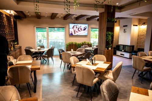 Villa Vratnica - Restaurant & Apartments
