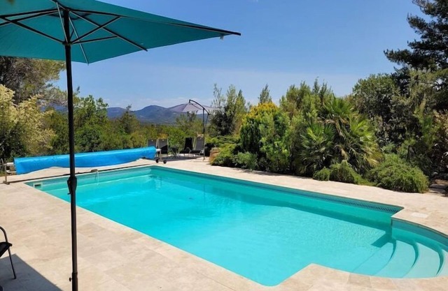 Villa en Prades con piscina privada