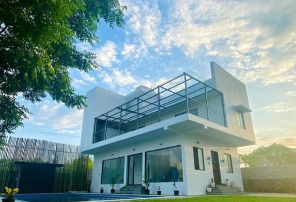 Villa white
