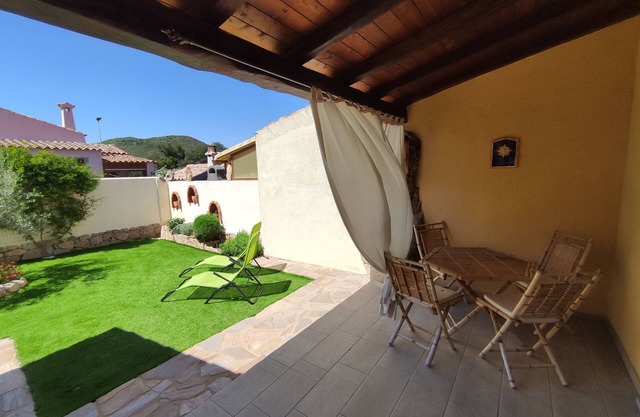 Villa with Garden Unmissable close to Beaches, Airport and Port