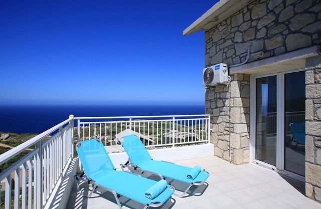 Villa With 180 Degree Sea View - Sleeps 2-6