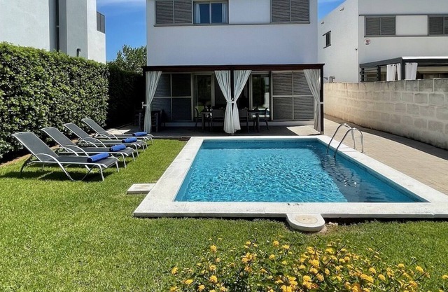 Villa de 4 dormitorios y 3 baños, cerca de la playa - DESCUENTO 10% MAYO/JUNIO