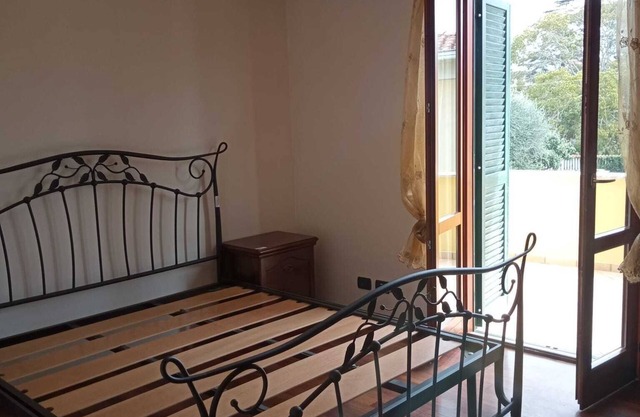 Villa with garden in Lavinio sea