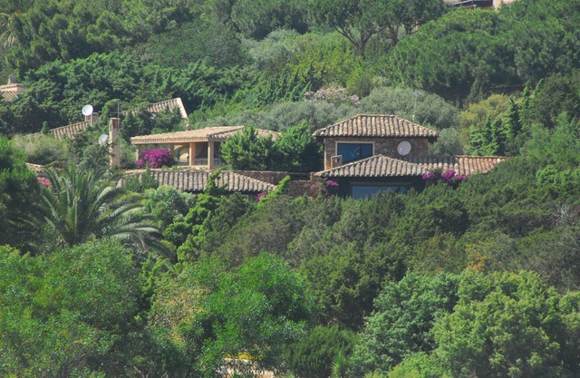 Villa con gran jardín a 100 metros de la hermosa playa "timi ama".