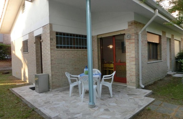 Villa with garden parking and AC