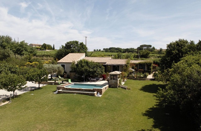 Villa con piscina, con vistas a los viñedos, en el Luberon