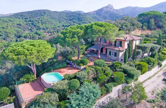 Casa vacacional con hidromasaje y barbacoa