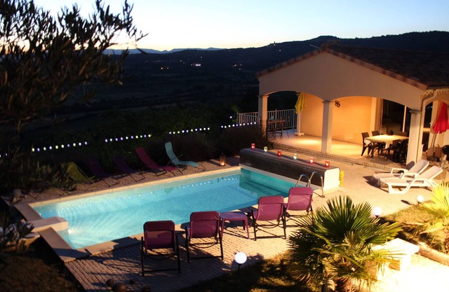 Villa ELODIE, piscina, SPA, Fitness, Sauna, cine, petanca, vista impresionante, futbolín