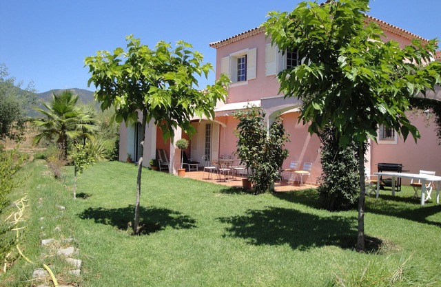 PRECIO ESPECIAL 27/07 a 18/08 VILLA CON VISTA PANORÁMICA AL GOLFO DEL SAGÓN