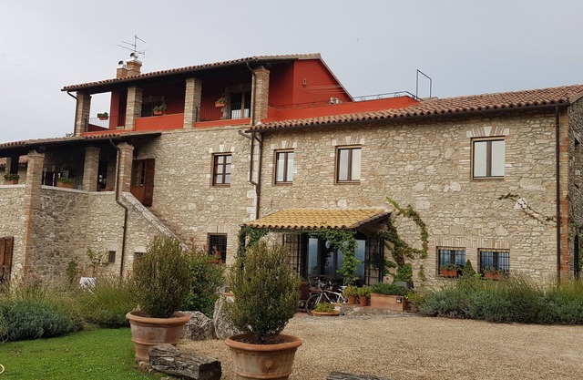 Villa con piscina y Vistas Territoriales; Pequeño Pueblo