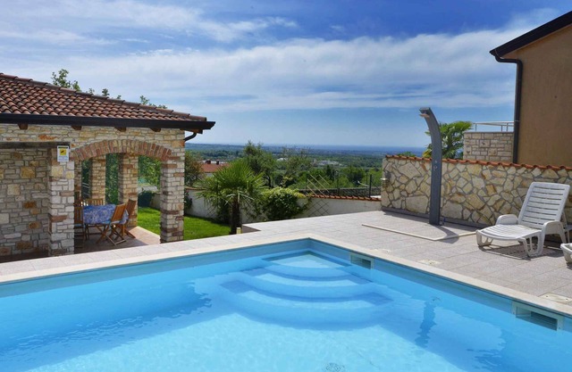 Casa vacacional con piscina y aire acondicionado