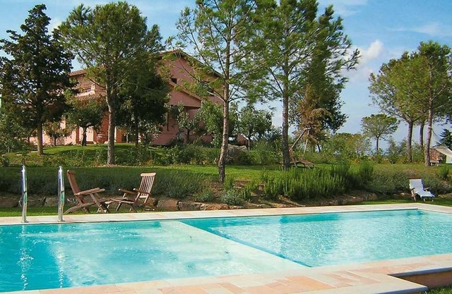 Villa en Diaccialone con 6 habitaciones, capacidad 12