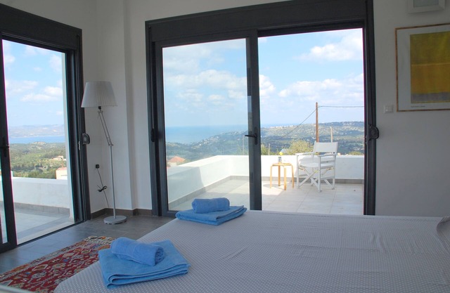 Villa Lefki Para hasta 8 personas. Excelentes vistas al mar y a la montaña