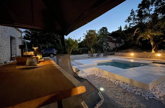 Villa with pool in Pelekas near the beach