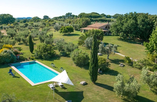 Villa con piscina en el medio de la Maremma