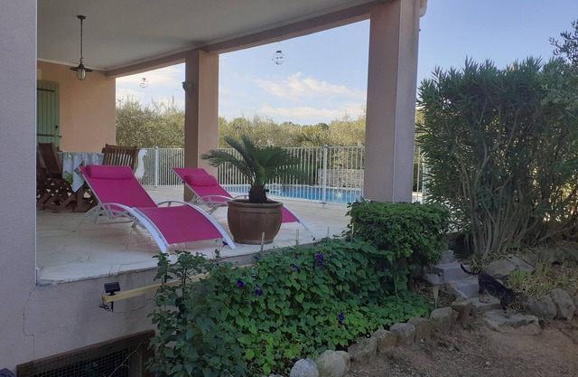Villa con piscina Ubicado en un tranquilo OLIVERAIE