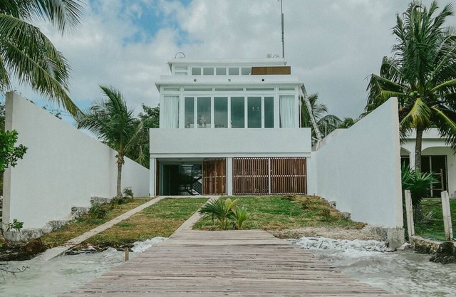 Villa con Piscina y Jacuzzi frente a la playa K NAJ