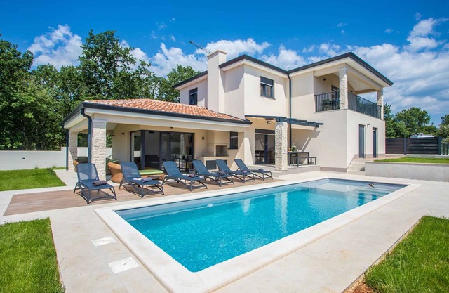 Casa vacacional con aire acondicionado y piscina