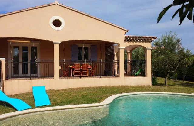 Villa con piscina privada, tranquila y sin vecinos cerca de Aviñón