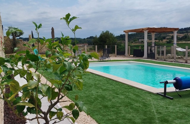Villa with private pool South