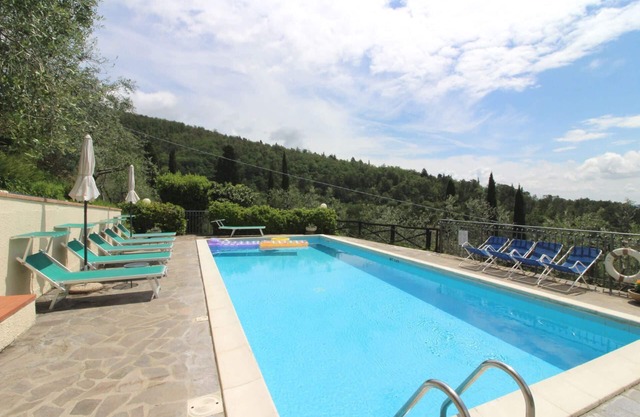 Villa con piscina privada para 4 personas. San Giustino Valdarno 1 km. Se admiten animales. Wifi gratis