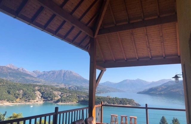 Villa con acceso privado a la playa.