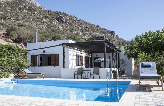 Villa con piscina privada y impresionantes vistas al mar
