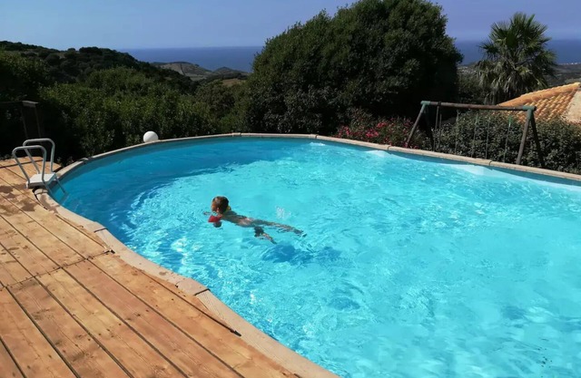 Villa con piscina privada.