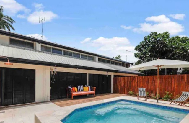 Villa with Private Pool!