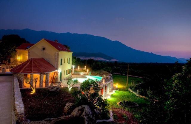 Villa con piscina privada