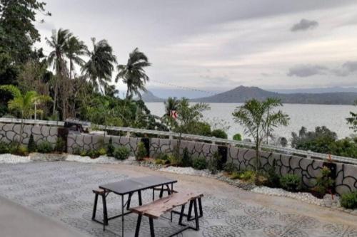 Villa with Private Pool Overlooking Taal Lake
