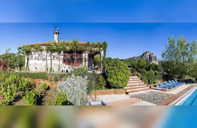 Villa con piscina privada, maravillosas vistas al lago / montaña y Wifi