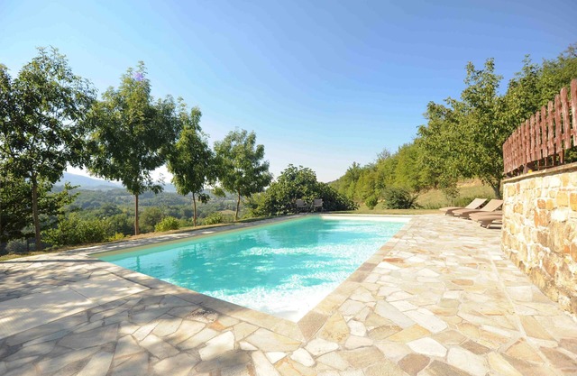Casa de campo con piscina privada e impresionantes vistas a las montañas del Monte Sibellini